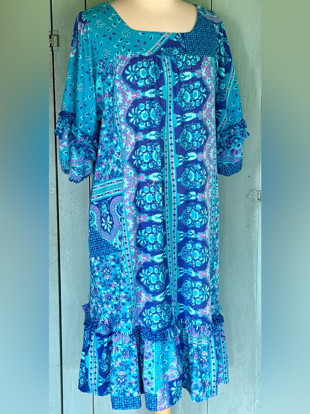 VTG Gerry CA Barkcloth Muumuu Patio Lounge Dress Rainbow Batik Psychedelic Mod M